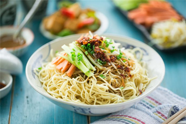 涼面的做法及調(diào)料配方