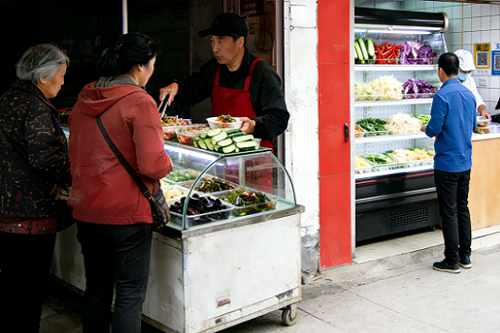 擺攤和開店賣涼拌菜畫面