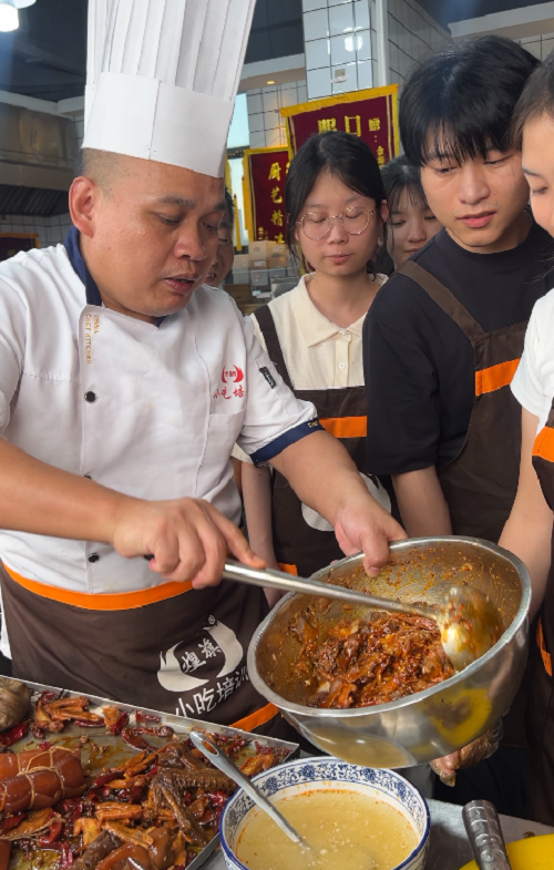 煌旗鹵菜培訓(xùn)現(xiàn)場